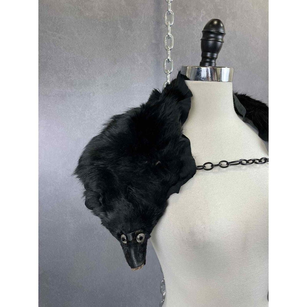 1930s Hudson Bay Fox Fur and Silk Stole - Picture 2 of 14